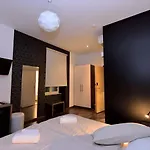 Marmontova Luxury Πανσιόν