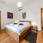 Πανσιόν Marmontova Luxury Σπλιτ