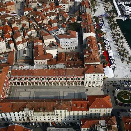 Konukevi Marmontova Luxury Split